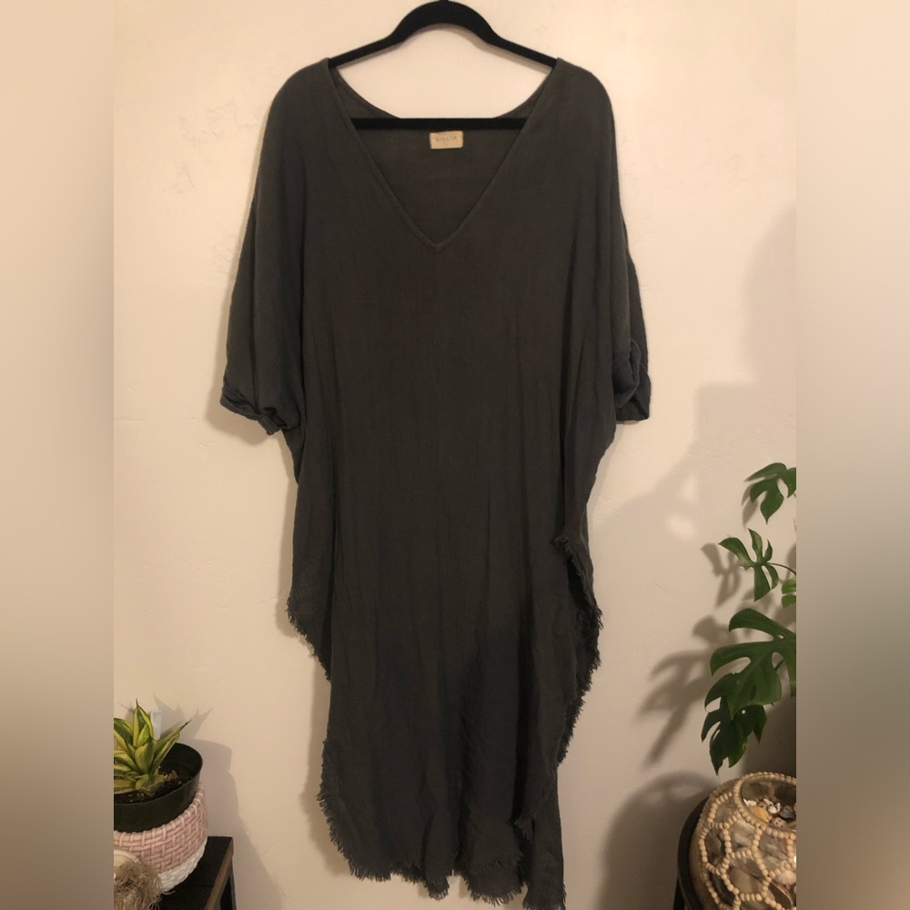 Gillia Dress with mid arm sleeves